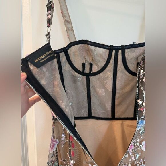 NWOT BRONX AND BANCO MIDNIGHT EMBROIDERED FLORAL GOWN - Picture 14 of 16